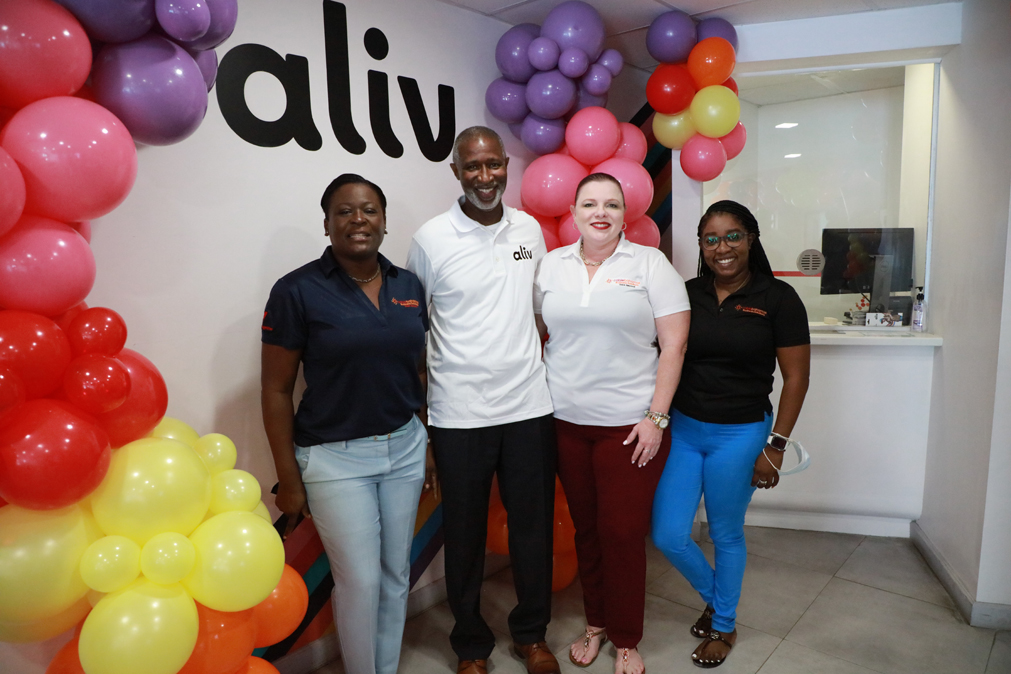Sister company, Cable Bahamas Business Solutions team, with ALIV CEO.